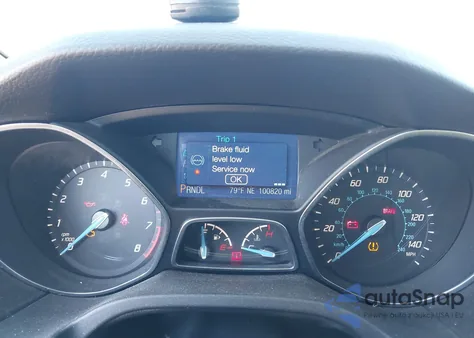 2013 Ford Focus Se z USA, uszkodzony, nr VIN 1FADP3F2XDL374357